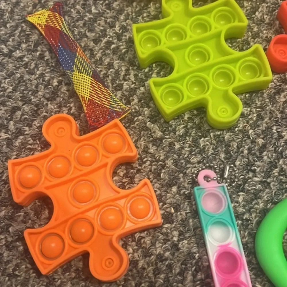 Lot‎ of fidgets.  Various kinds.